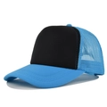 Cappellino trucker bicolore in rete nera e azzurra con visiera curva e cuciture - Regolabile / Blu/Nero