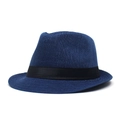 Λεπτομέρεια από μπλε λινό καπέλο fedora με υφαντή υφή και μαύρη σατέν κορδέλα διακόσμησης - Ρυθμιζόμενο / Ναυτικό μπλε