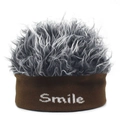 Bonnet tricoté créatif avec cheveux de perruque gris et broderie Smile blanche - Taille unique / Café + Gris