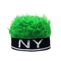 Dettaglio del berretto parrucca verde neon con fascia in maglia nera e ricamo NY bianco - Regolabile / NY Nero Verde