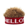 Détail du bandeau tricoté rouge avec texte HELLO blanc et décoration perruque brune - HELLO + Marron
