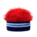 Detalle de gorro con peluca roja y borde de punto a rayas azul marino para fiesta - Rayado Azul Blanco + Peluca Roja