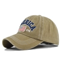 Dettaglio del cappello da baseball vintage kaki con ricamo AMERICA e patch 1776 - Regolabile / Cachi Lavato