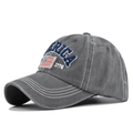 Dettaglio del ricamo America 1776 e toppa bandiera USA su berretto da baseball grigio lavato - Regolabile / Grigio Lavato
