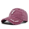 Dettaglio cappello baseball vintage con patch numero 7 e ricamo Lucky Numbers scuro - Regolabile / Borgogna