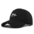 Casquette de baseball classique en coton noir avec broderie blanche Mag Yanes devant - Noir