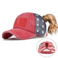 Gorra de béisbol con bandera de EE. UU. y abertura para coleta en malla transpirable vintage - Ajustable / Rojo