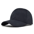 Détail de casquette de baseball noire à séchage rapide avec trous de ventilation laser - Réglable / Bleu marine