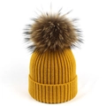 Berretto in maglia gialla a coste verticali con grande pompon in pelliccia sintetica - Adulto / Giallo