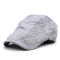 Boina gris claro para hombre con malla transpirable lateral y correa ajustable cómoda - Ajustable / Gris claro