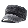 Dettaglio del cappello militare in cotone lavato con occhielli e cuciture decorative - Regolabile / Nero