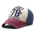 Cappellino da baseball vintage in cotone lavato a tre colori con stampa California 78 - Regolabile / Blu Marino con Visiera Rosso Vino
