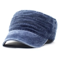 Dettaglio del cappello cadet in cotone blu navy con cuciture rinforzate e occhielli in metallo - Regolabile / Blu navy
