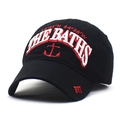 Schwarze Baumwoll-Baseballkappe mit gesticktem Anker und roten Geokoordinaten - Verstellbar / Schwarz