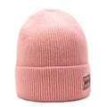 Dettaglio del berretto in maglia rosa con trama a coste verticali ed etichetta in pelle - Taglia unica / Rosa