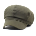Dettaglio del berretto newsboy verde militare in twill di cotone con tesa curva - M (56-58cm) / Verde