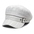 Vue détaillée du chapeau gavroche en tweed blanc avec texture tissée et boucle argentée - M (56-58cm) / Blanc
