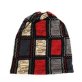 Winter muts met kleurrijk geruit breipatroon in rode, grijze en beige blokken - Rood