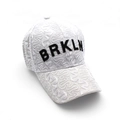 Berretto da baseball in pizzo bianco con ricamo BRKLN nero per protezione solare - Regolabile / Bianco