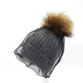 Bonnet en laine gris pour femme avec pompon en fourrure et voile résille noir élégant - Gris