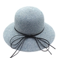 Damen Strohhut in Blau-Weiß mit schickem schwarzem Lederband und Schleife für den Sommer - Blau