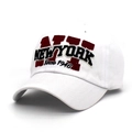 Klassische weiße NY-Baseballkappe mit 3D-Stickerei von New York und Since 1946 Text - Verstellbar / Weiß