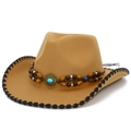 Détail d'un chapeau de cow-boy camel avec perles turquoise et bordure tissée noire - Kaki