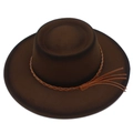 Detailweergave van donkerbruine fedora hoed met gevlochten lederen band en kwastjes - Donkerbruin