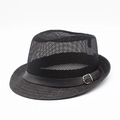 Dettaglio cappello da sole in rete traspirante con fascia in pelle e fibbia dorata - Taglia unica / Nero