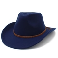Λεπτομέρεια σκούρο μπλε καπέλο fedora με καφέ πλεκτή κορδέλα και διακριτικά φούντες - Σκούρο μπλε