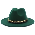 Détail du chapeau fedora en laine vert foncé avec chaîne dorée et cuir noir - Taille unique / Vert Foncé