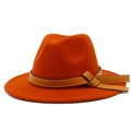 Klassischer orangefarbener Wollfilzhut mit braunem Lederband auf weißem Hintergrund - Einheitsgröße / Dunkelorange