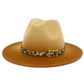 Eleganter zweifarbiger Fedora Hut mit Leopardenmuster-Band und goldener Schnalle - Einheitsgröße / Hellkamel und Karamell
