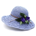 Chapeau de soleil en raphia violet clair à large bord et décorations de roses - M (56-58cm) / Bleu Et Fleur Violette