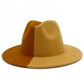 Detailansicht eines zweifarbigen Filzhuts mit vertikalem Kontrast in Orange und Beige - Einheitsgröße / Braun Khaki