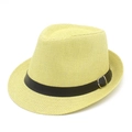 Λεπτομέρεια κίτρινου ψάθινου καπέλου fedora με μαύρη δερμάτινη ζώνη και ασημένια αγκράφα - Ένα μέγεθος / Μπεζ