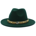 Détail du chapeau fedora en laine vert foncé avec ruban doré ethnique et perles colorées - Taille unique / Vert Foncé