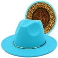 Cappello fedora bicolore in feltro blu con tesa leopardata gialla e fregio dorato - Celeste