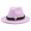 Chapeau en feutre lavande avec ruban ethnique et pendentif crâne de taureau en argent - Mauve Clair
