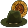 Dettaglio del cappello fedora verde scuro con fodera leopardata e fascia dorata - Verde Militare