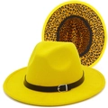 Gele fedora hoed met brede rand, zwarte riem en voering met luipaardprint - Geel