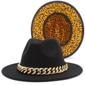 Détail d'un chapeau fedora noir avec une chaîne dorée et doublure imprimé léopard - Noir