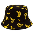 Dettaglio cappello alla pescatora nero in cotone con stampa di banane e cuciture tese - Nero