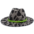 Grijze fedora hoed met koeienprint en neongroene leren band met gouden gesp - Grijs