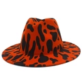 Cappello fedora jazz arancione con stampa mucca, tesa larga e macchie nere da scena - Taglia unica / Rosso Mattone
