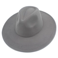 Vue détaillée d'un chapeau fedora en laine grise avec un large bord classique de 9,5 cm - Gris