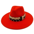 Cappello fedora rosso a tesa larga con fascia elegante in perle e strass lucidi - Rosso