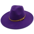 Detalle de sombrero fedora de lana violeta oscuro con ala ancha y correa de cuero - Talla única / Morado