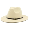 Détail du chapeau en laine crème avec ruban en cuir marron et clous métalliques dorés - Beige