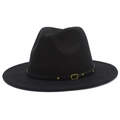Détail du chapeau en laine noire avec bande en cuir et boucles métalliques dorées chic - Noir